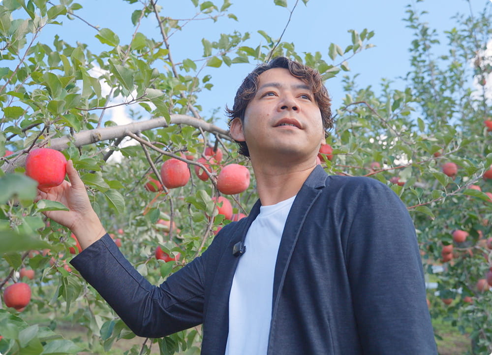 腕を組んでる画像